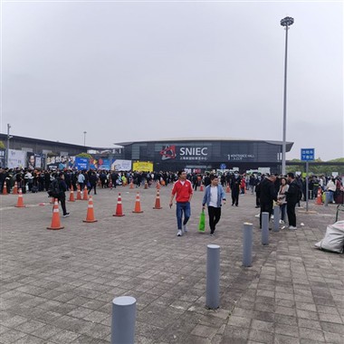 Dulliau Cynnal Crys-T Adfyfyriol Sych Cyflym